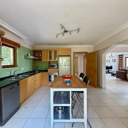 Private 5 Bedroomed Botanika In Turunc With Private Pool